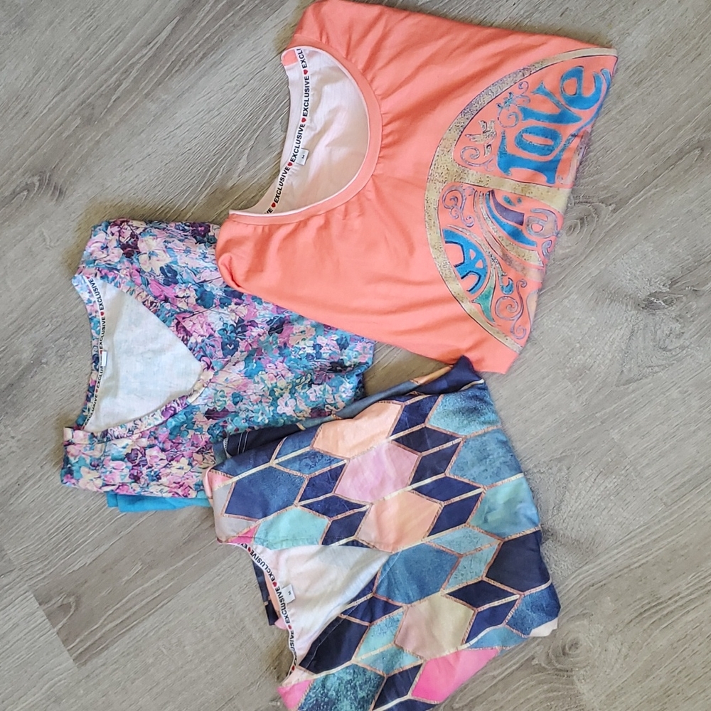 *BUNDLE SALE* SET OF 3 Medium Long Sleeve Shirts